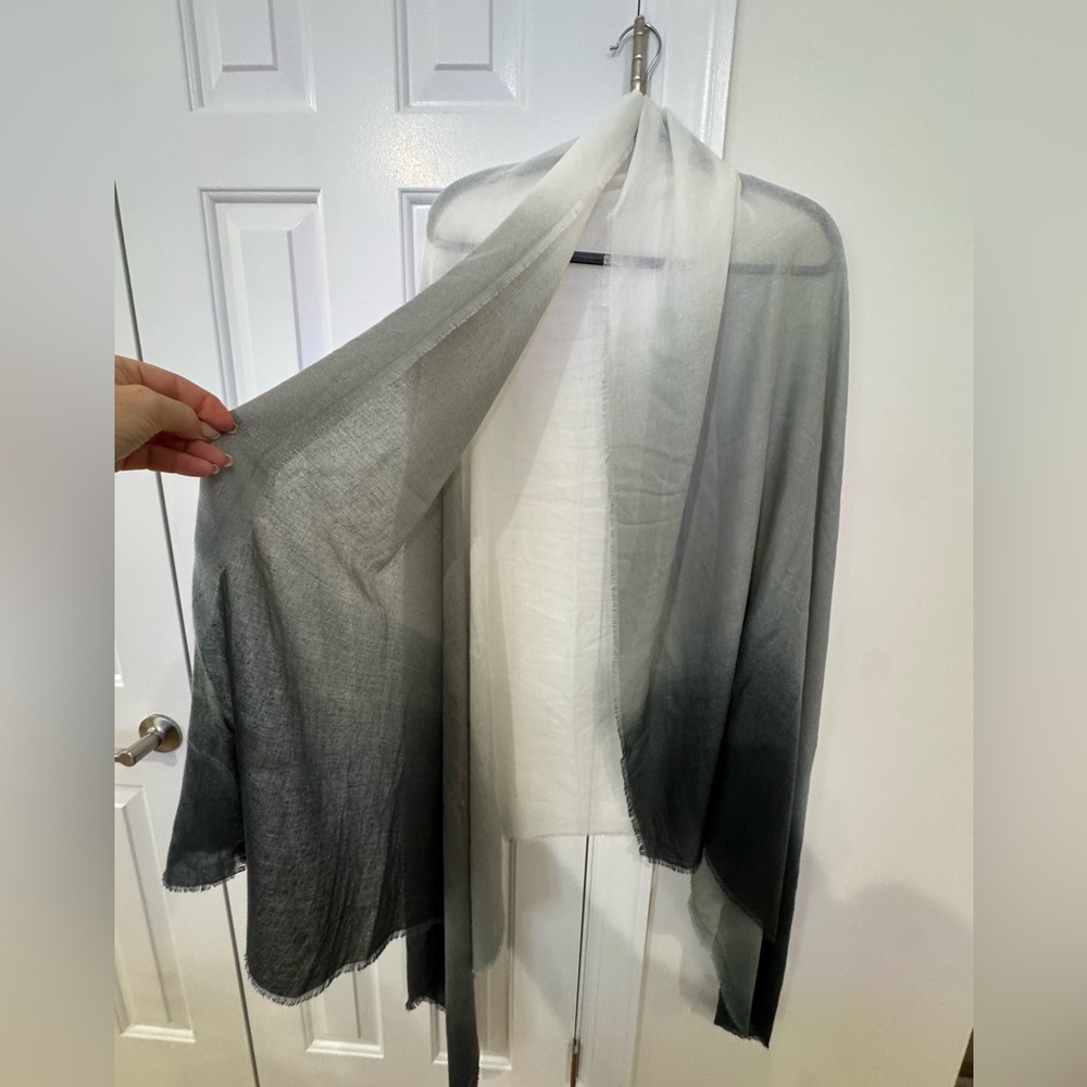 Cushnie Carly Ombré Scarf / Shawl / Coverup - Picture 7 of 11